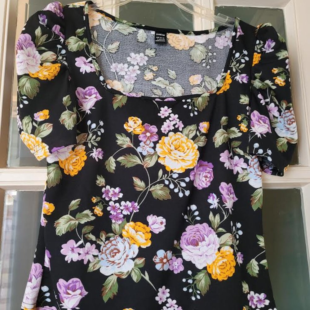 SHEIN  short sleeved top